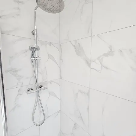 Grande Maison 4 * Шарлеруа